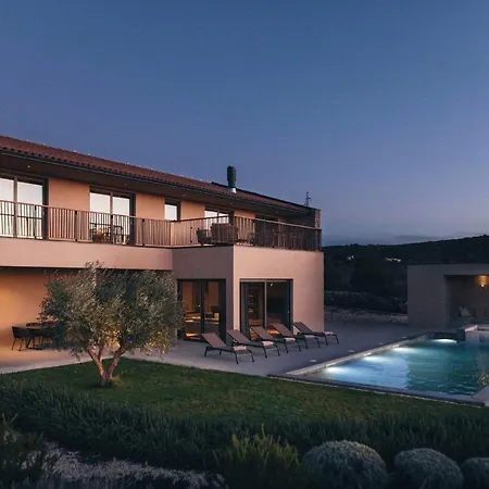 Misto Villa *